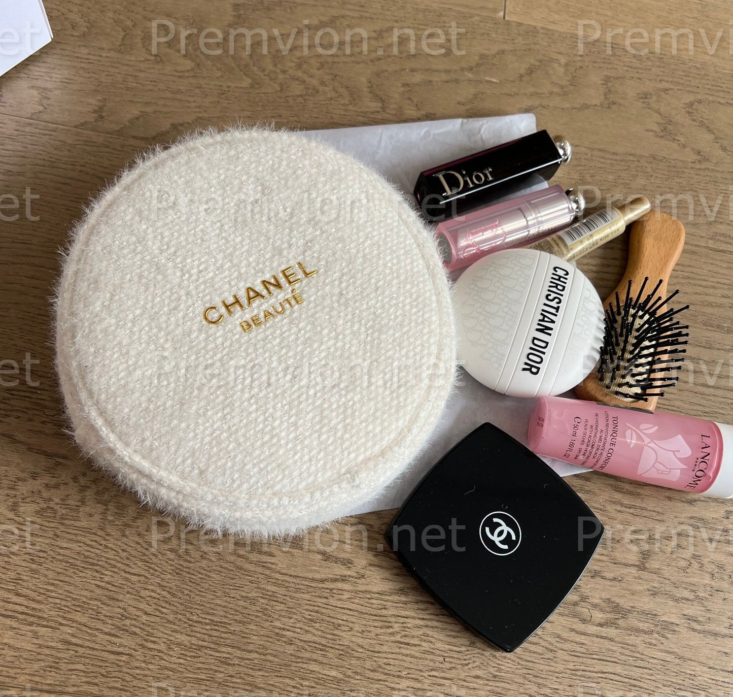 Chanel VIP snowflake cosmetic pouch luxury design detail