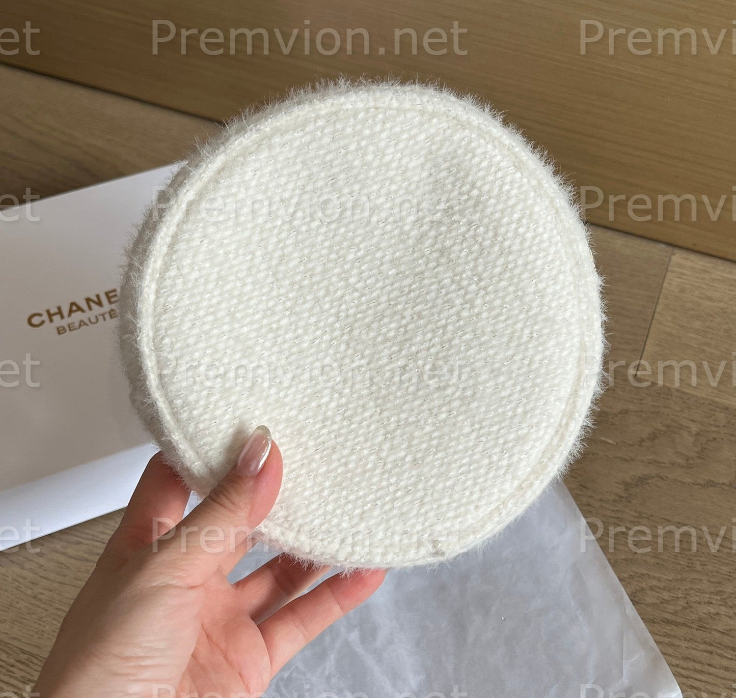 Chanel tweed cosmetic pouch back view design